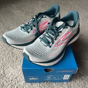 NIB Brooks Glycerin 19 - Women’s Size 10